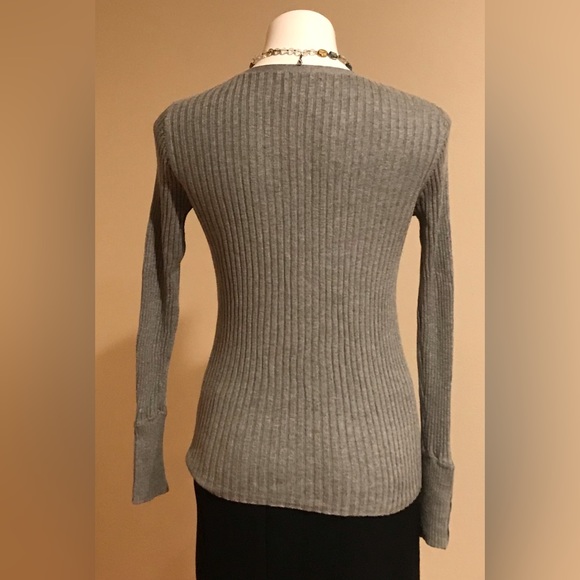 Sonoma Life Styles Gray Long Sleeves And Buttons Jersey Size M - Picture 4 of 9